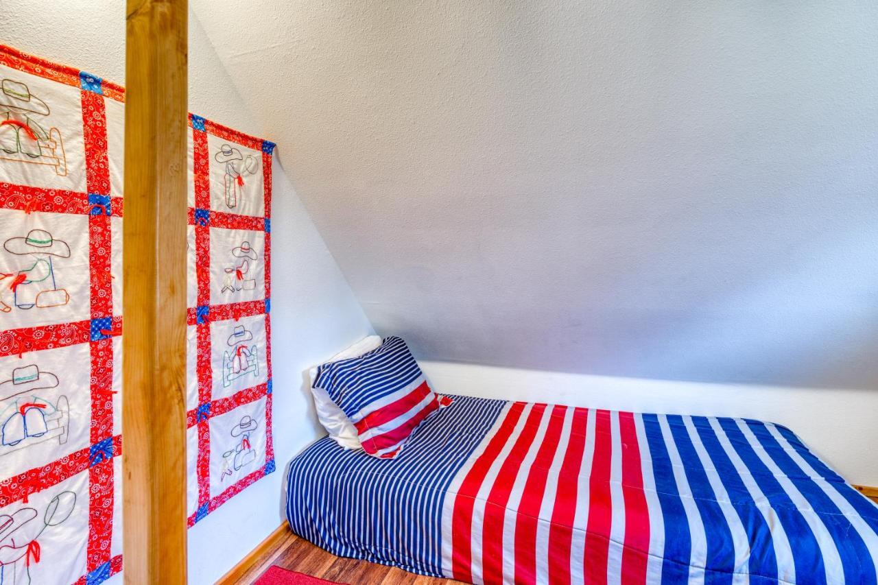 Hats House Coos Bay Esterno foto